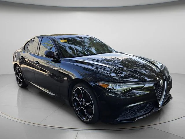 Used 2022 Black Alfa Romeo Ti image 4