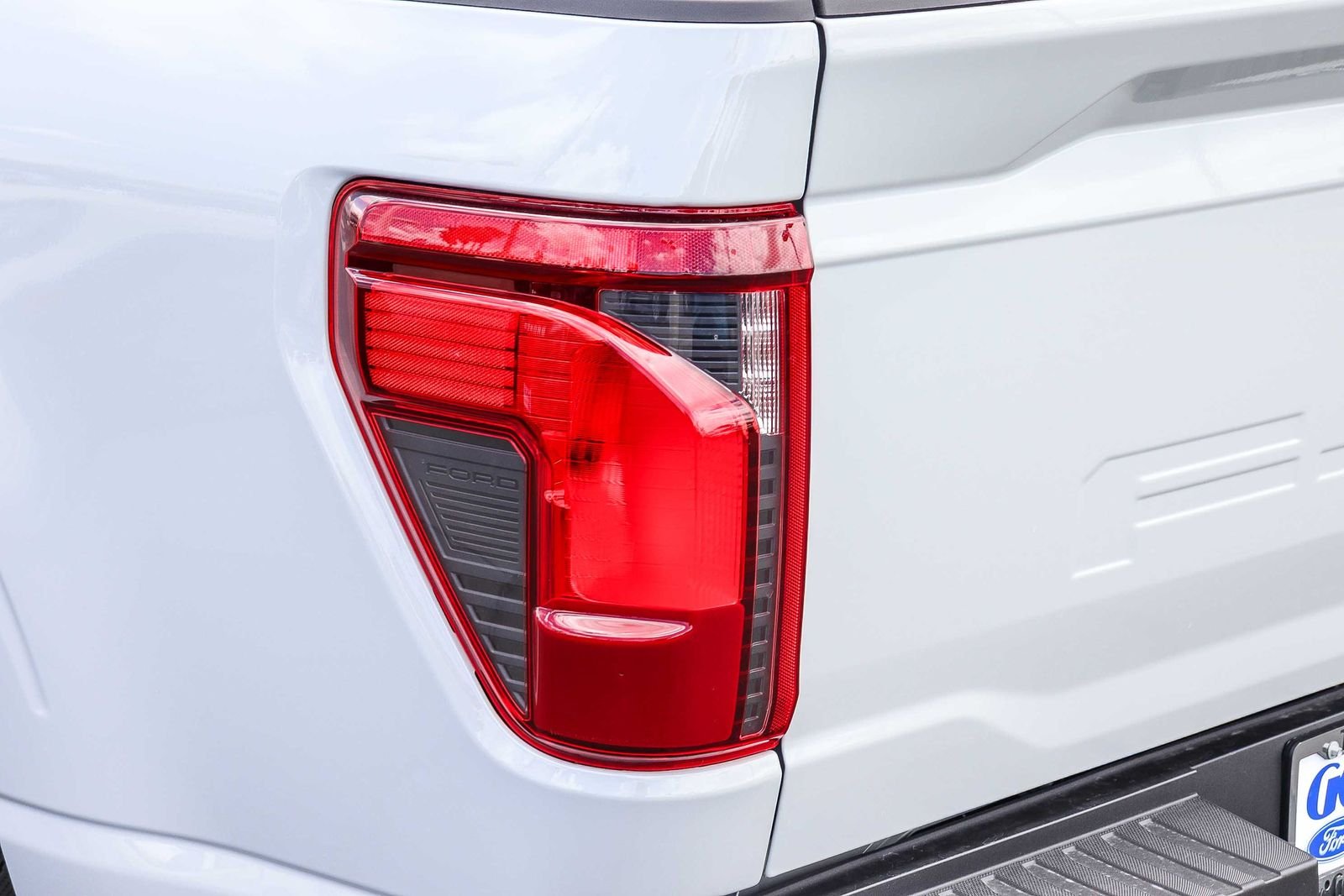 New 2026 Avalanche Ford XLT image 7