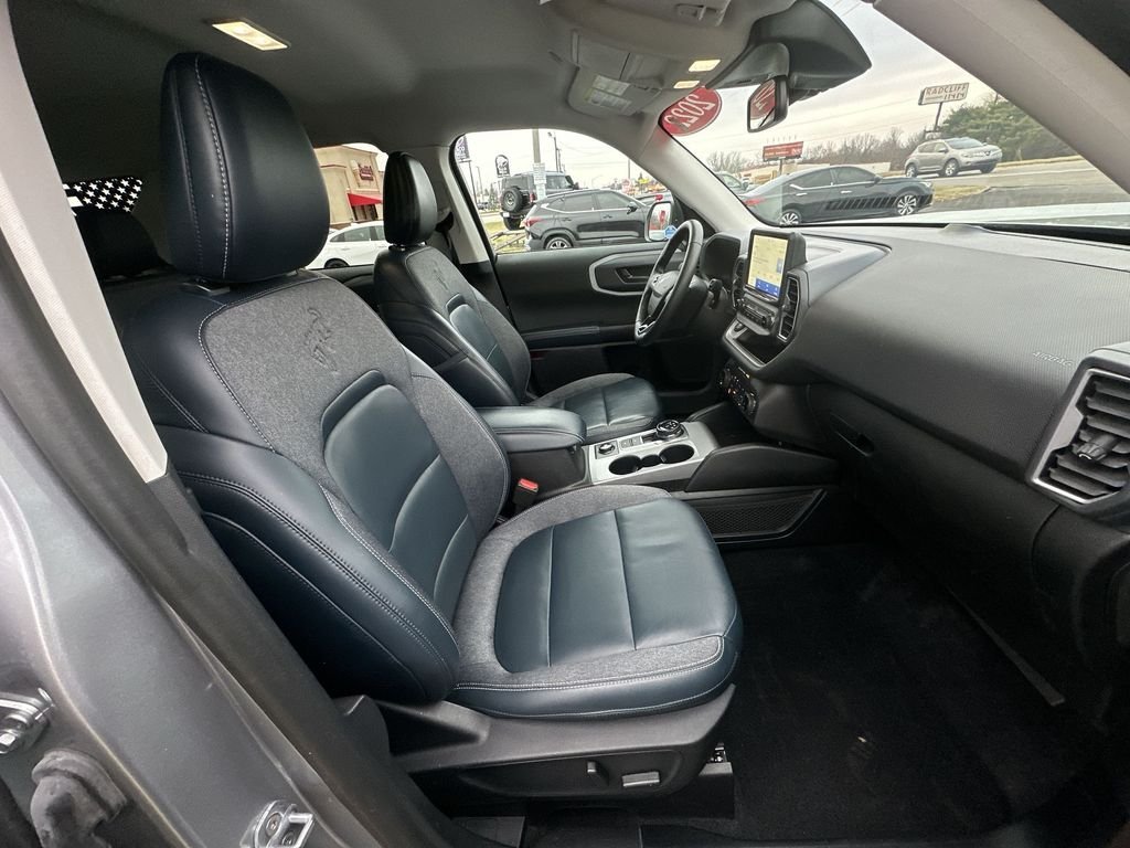 Used 2022 Silver Metallic Ford Outer Banks image 23