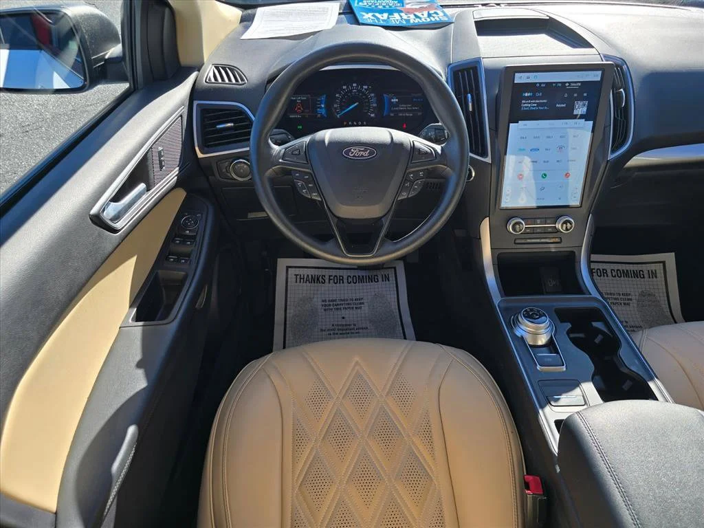 Used 2021 White Ford SE image 3