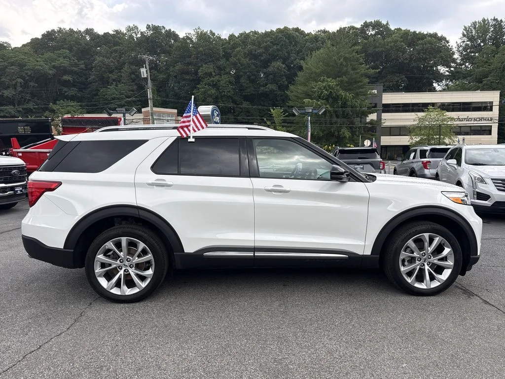 Used 2023 Star White Ford Platinum image 3