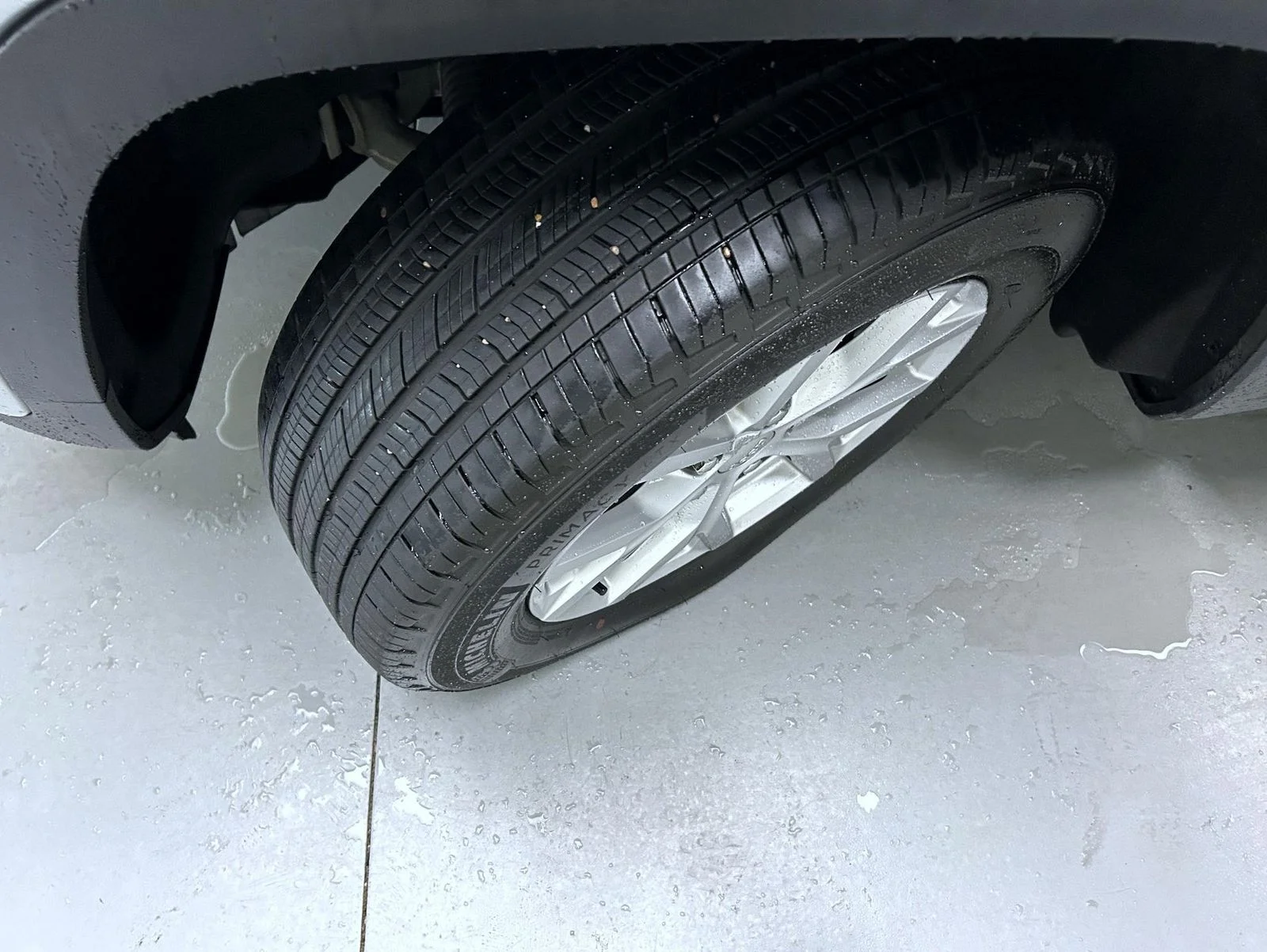 Used 2023 Silver Jeep Limited image 23
