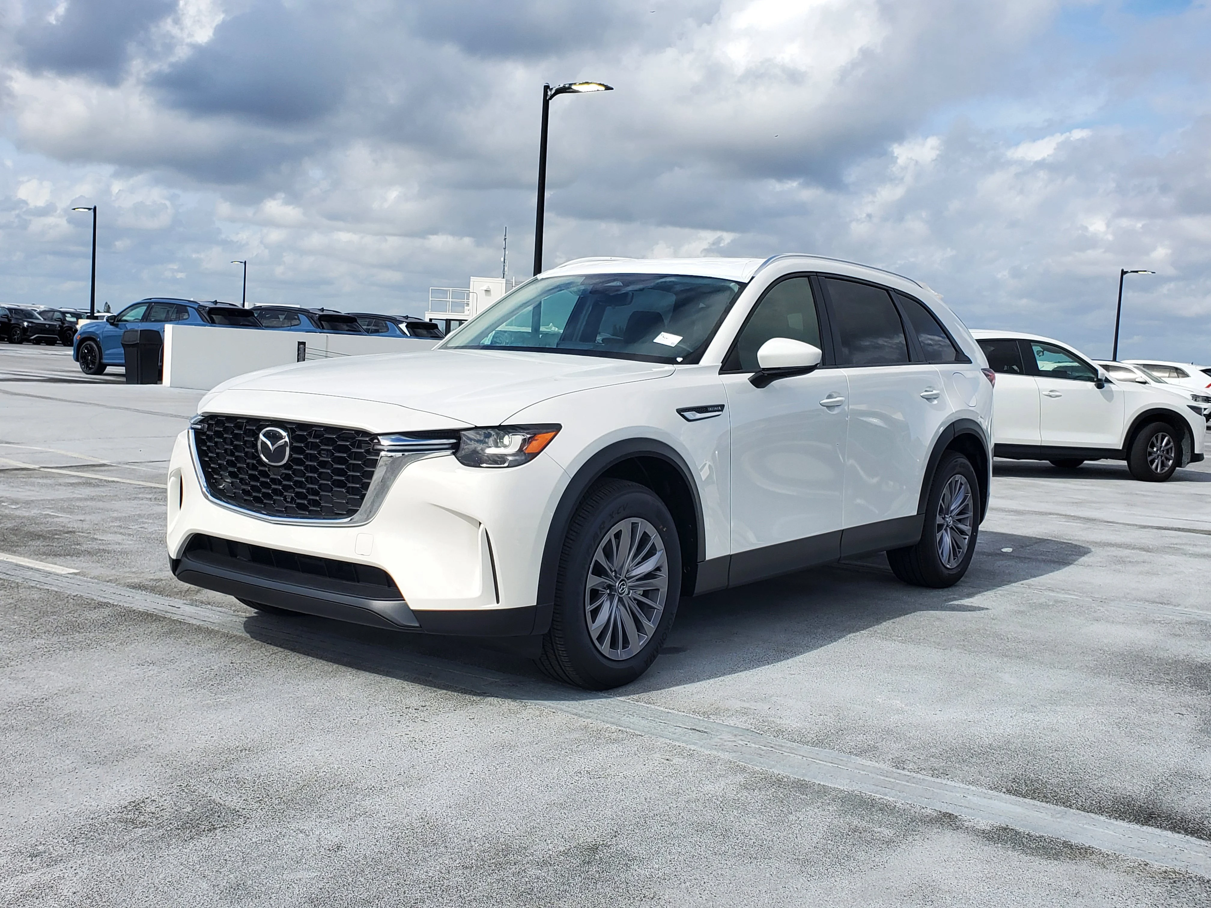 New 2026 Rhodium White Premium Mazda 3.3 Turbo Select AWD image 2