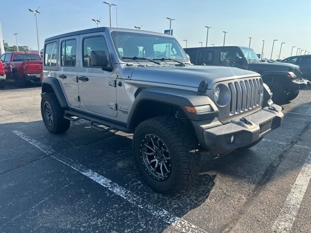Used 2020 Billet Silver Metallic Clearcoat Jeep Unlimited Sport image 3