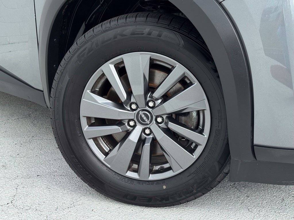 Used 2025 Gray Nissan SV image 6