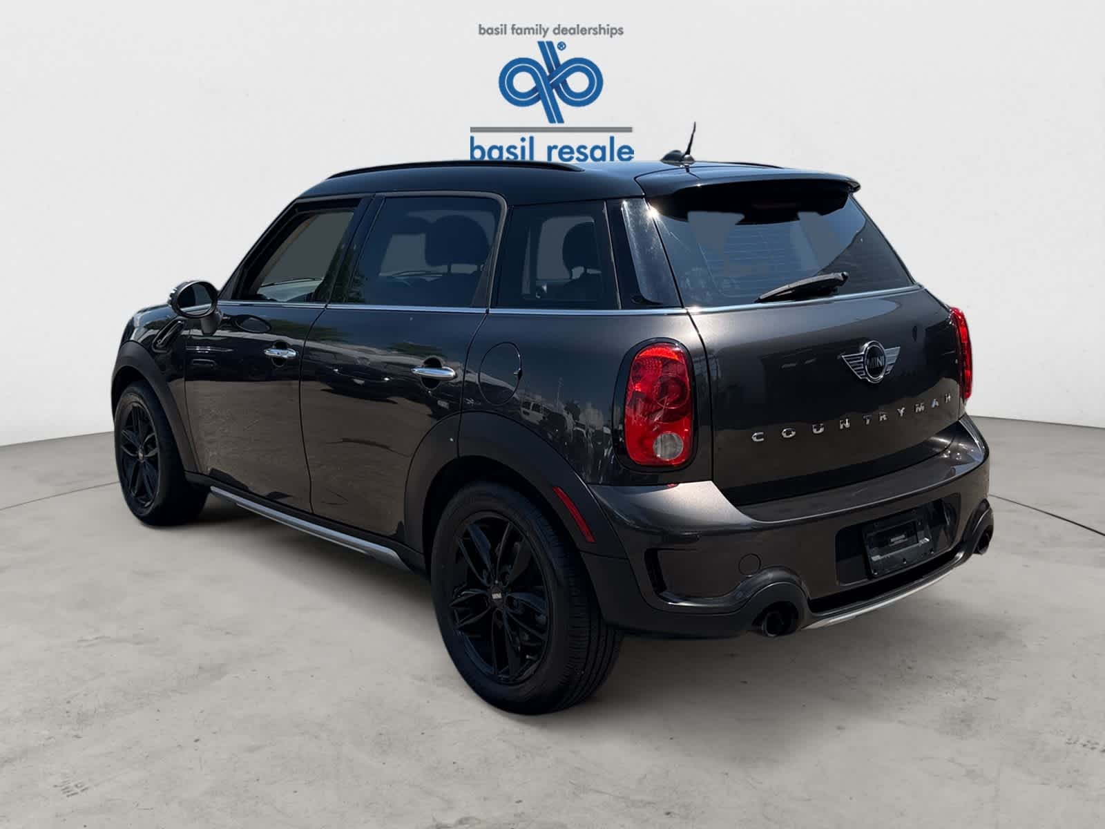 Used 2016 Earl Grey Metallic MINI S image 4