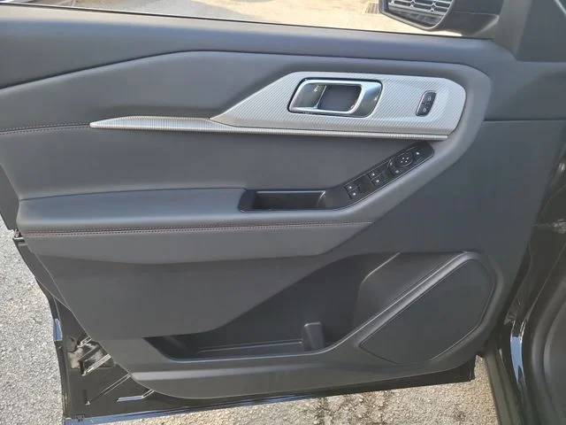 New 2027 Black Metallic Ford Active image 16