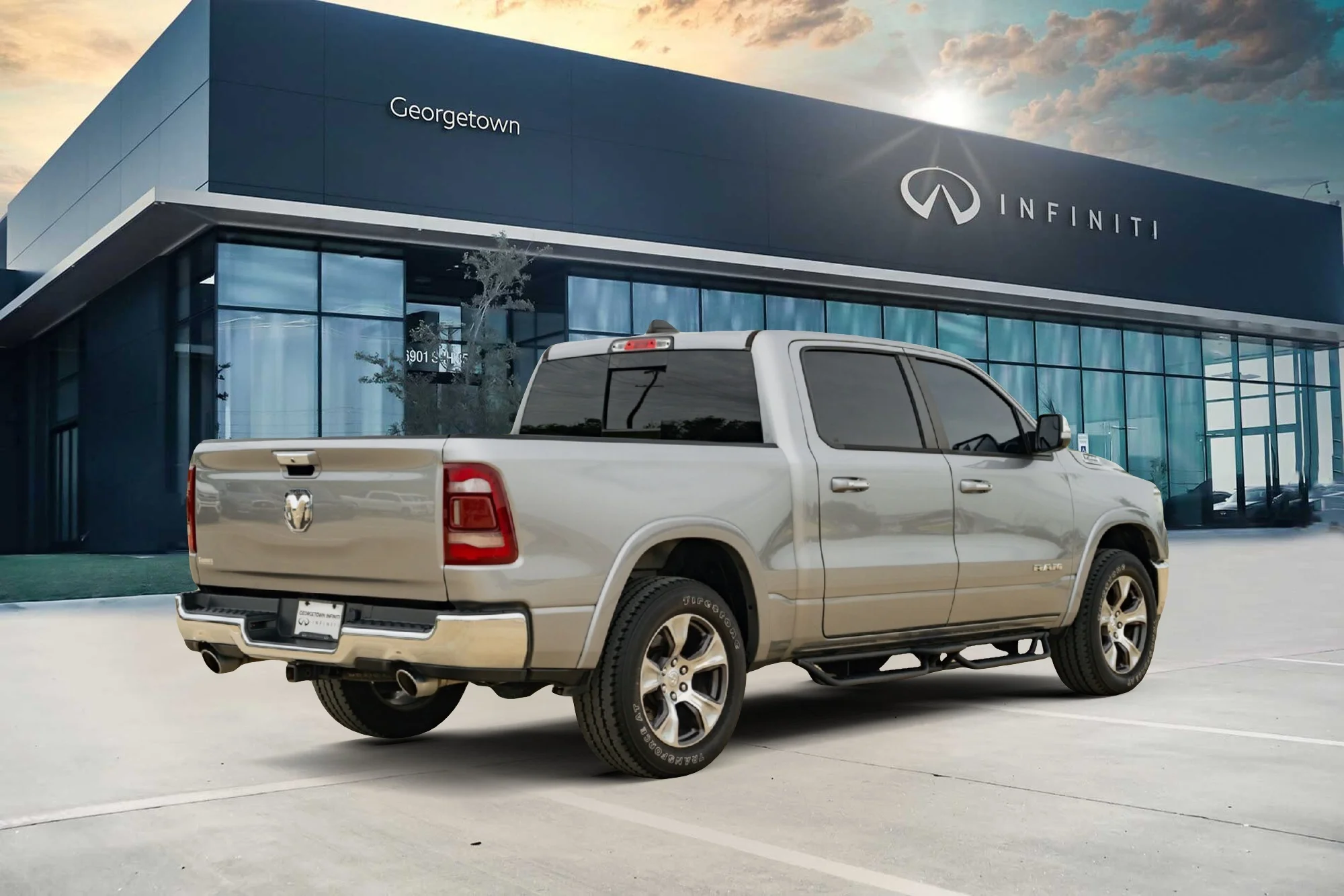 Used 2022 Silver Ram Laramie image 5