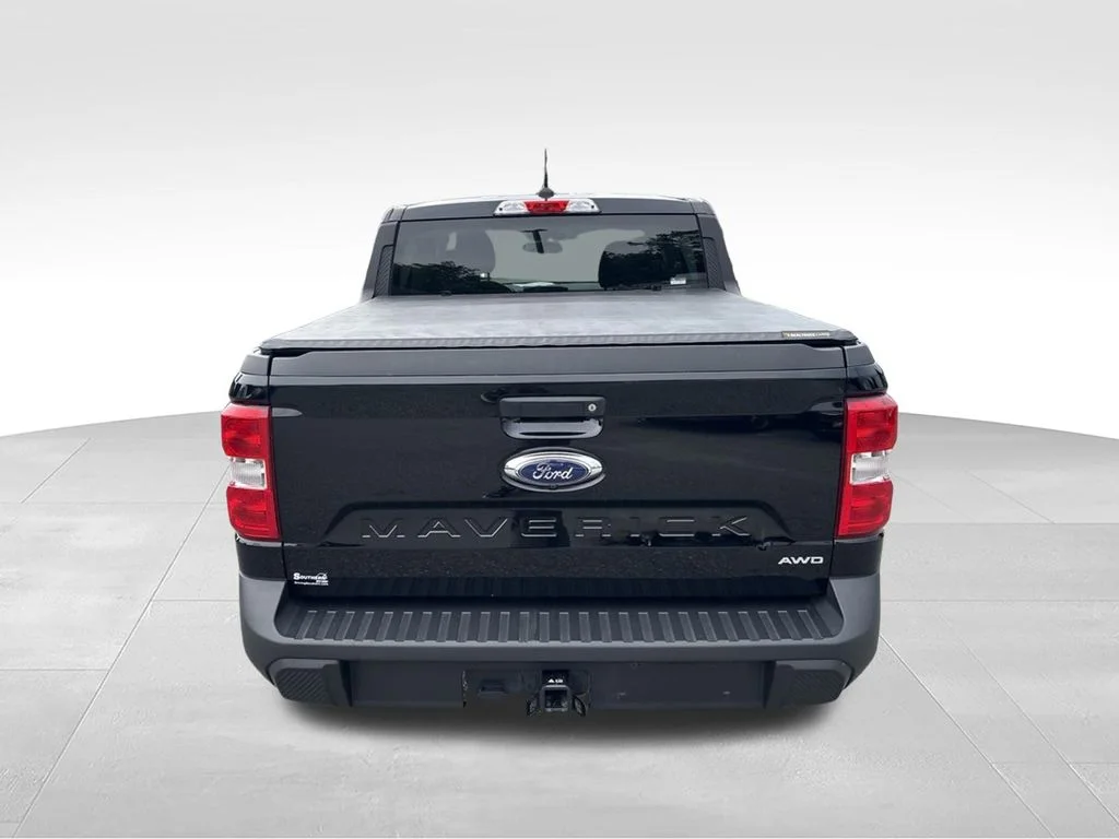 Used 2022 Black Ford XLT image 4