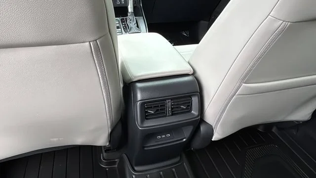 Used 2025 White Honda EX-L image 21