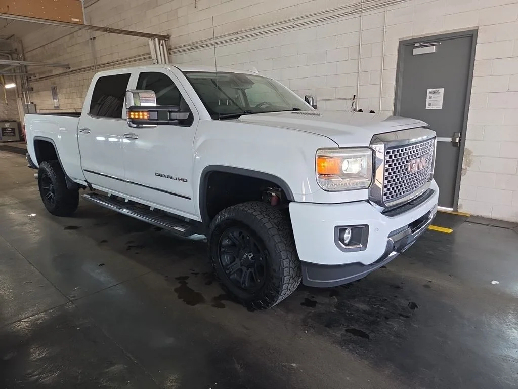 Used 2016 White GMC Denali image 1
