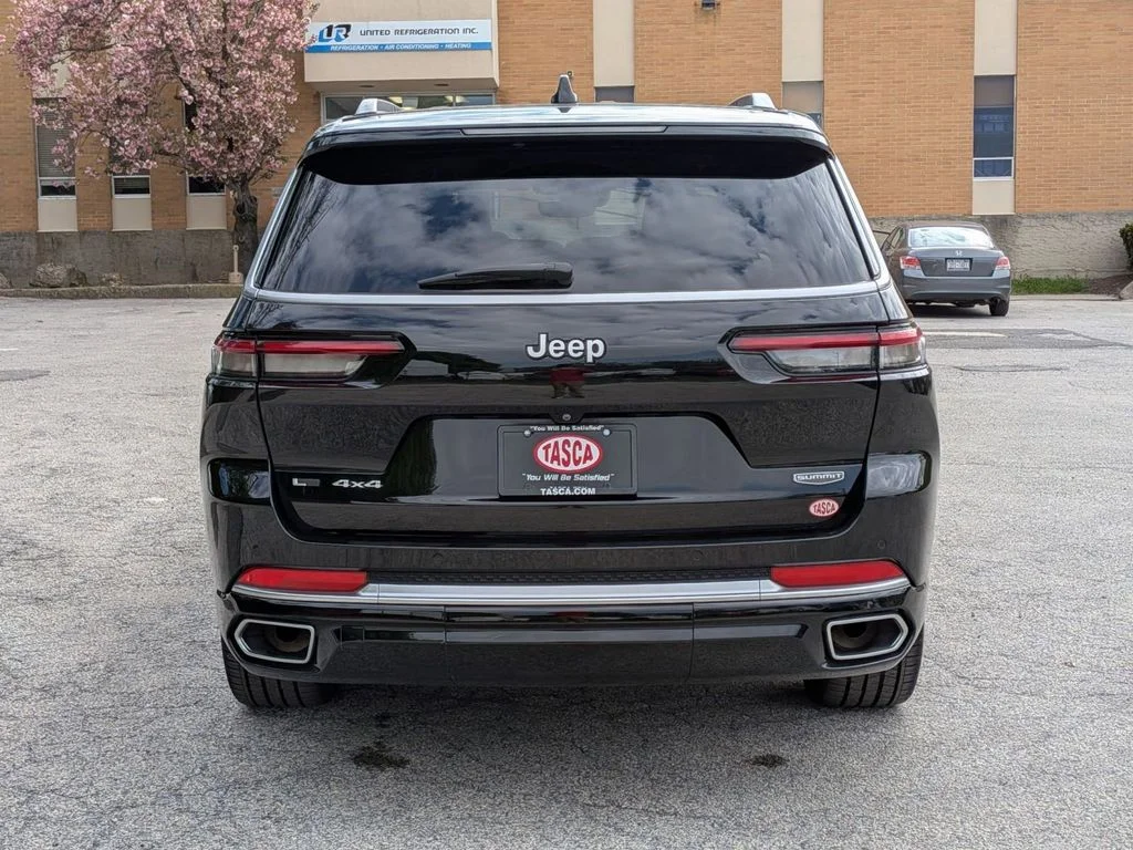 Used 2022 Black Jeep Summit image 4