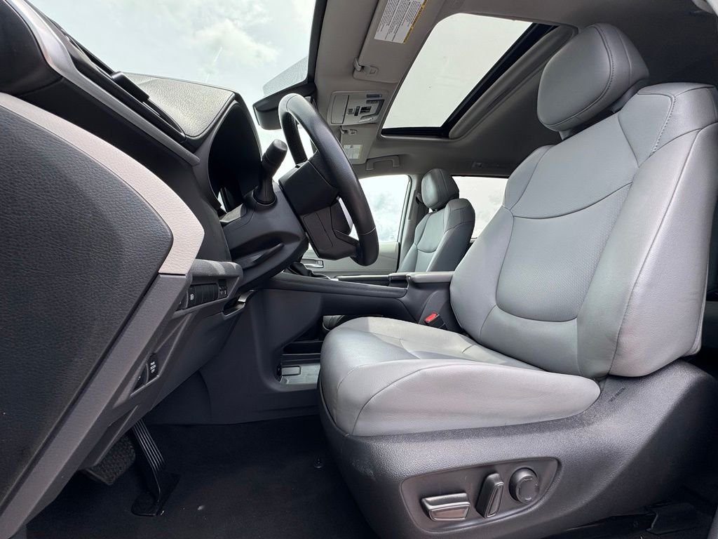 Used 2024 Silver Toyota XLE image 19