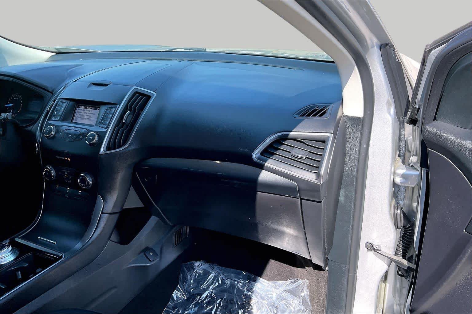 Used 2019 Ingot Silver Metallic Ford SE image 18