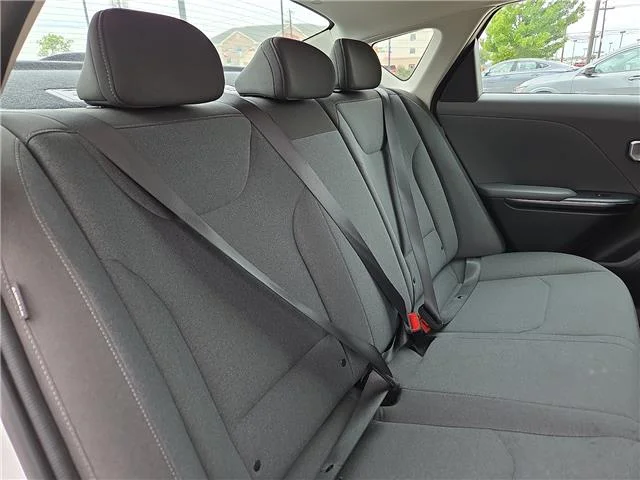 Used 2025 Snow White Pearl KIA LXS (IVT) image 9