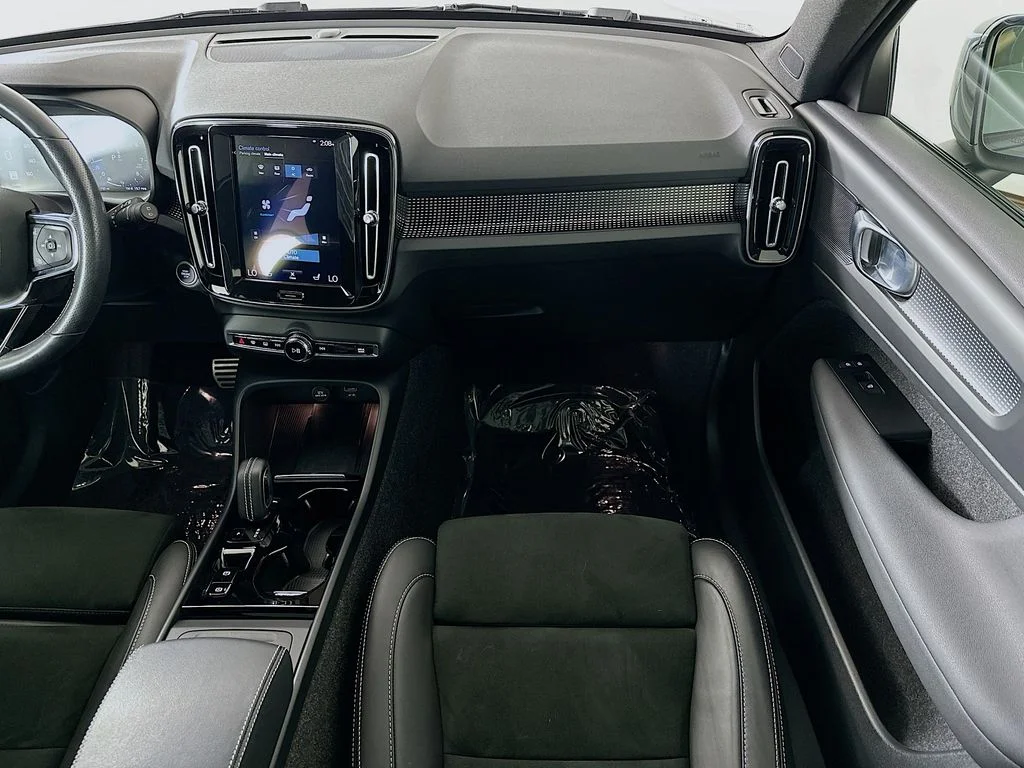 Used 2021 Gray Metallic Volvo R-Design image 26