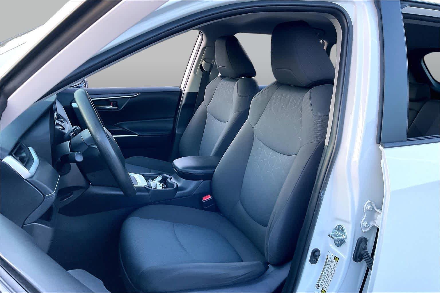 Used 2025 Ice Cap Toyota XLE image 8