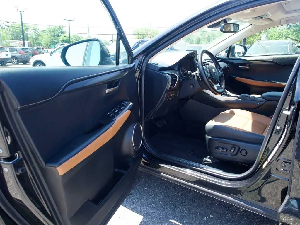 2021 Lexus NX 300 - Photo 12