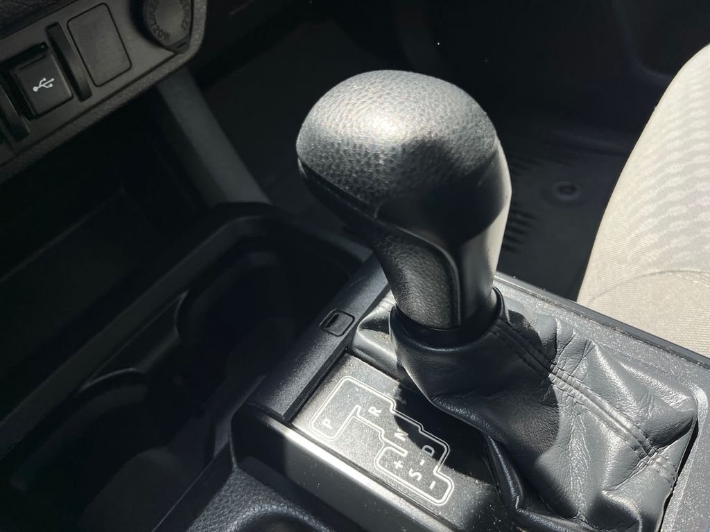 Used 2022 Midnight Black Metallic Toyota SR image 17