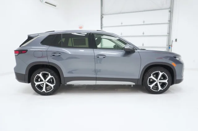 New 2026 Platinum Gray Metallic Volkswagen 2.0T SE image 4