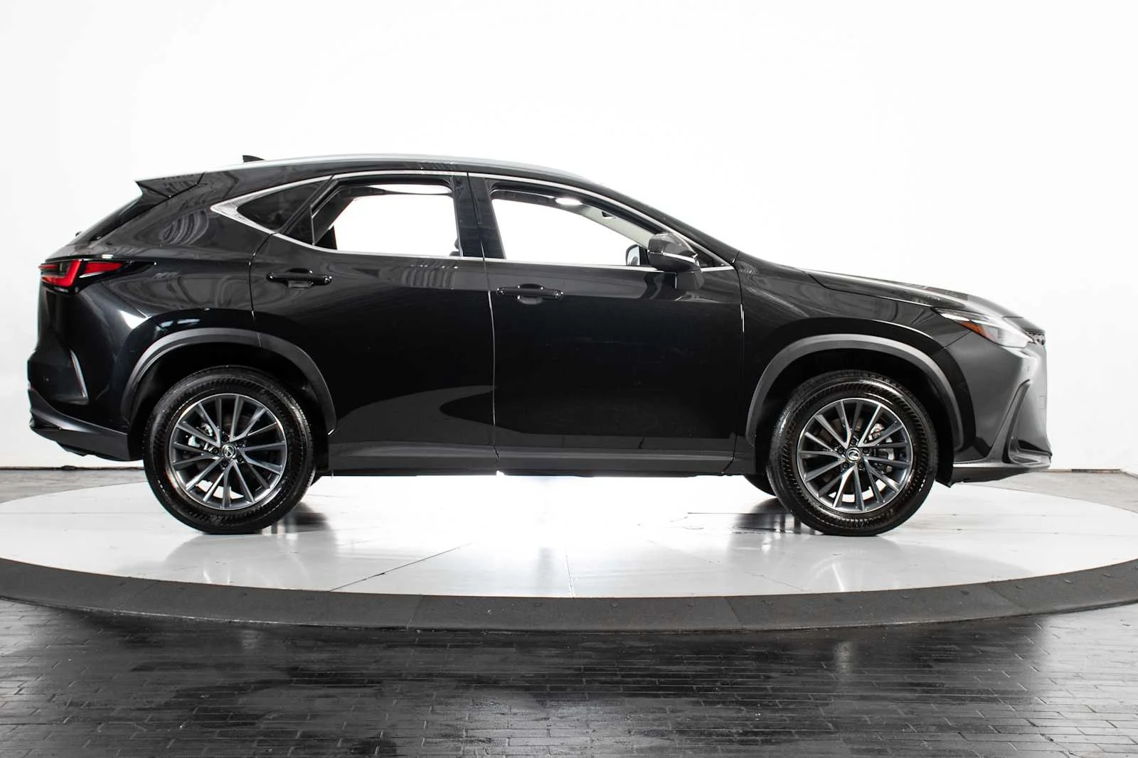 Certified Used 2025 CAVIAR Lexus Premium image 8