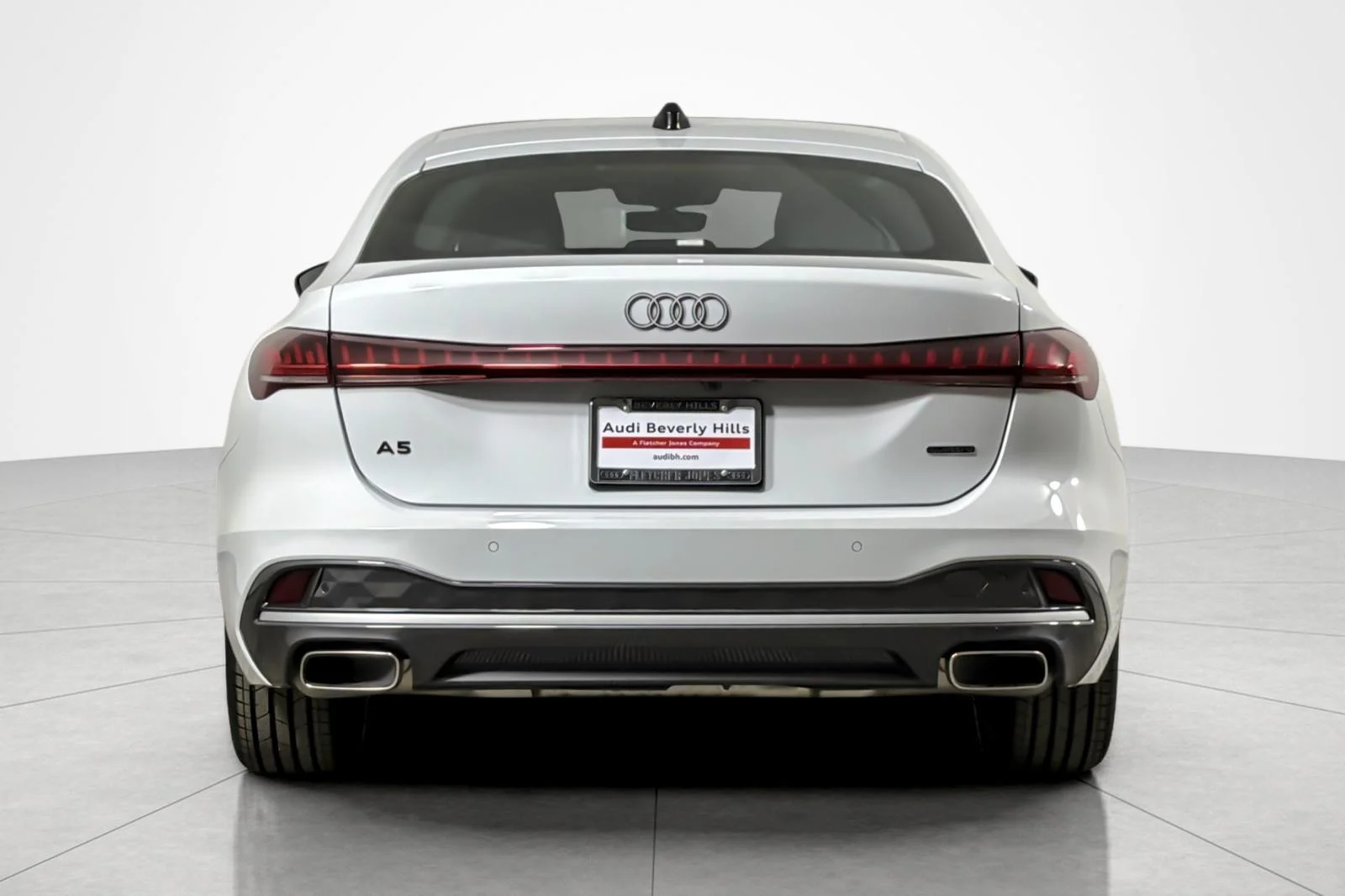 Used 2025 Glacier White Metallic Audi Premium Plus 2.0 TFSI quattro image 4