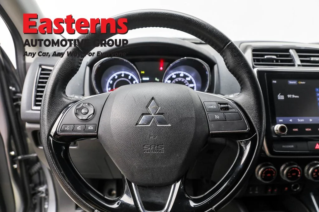 Used 2023 Gray Mitsubishi 2.0 SE image 10