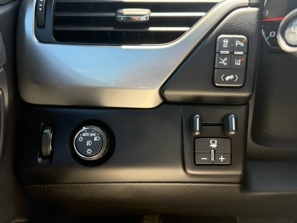 Used 2015 Black Chevrolet LTZ image 24