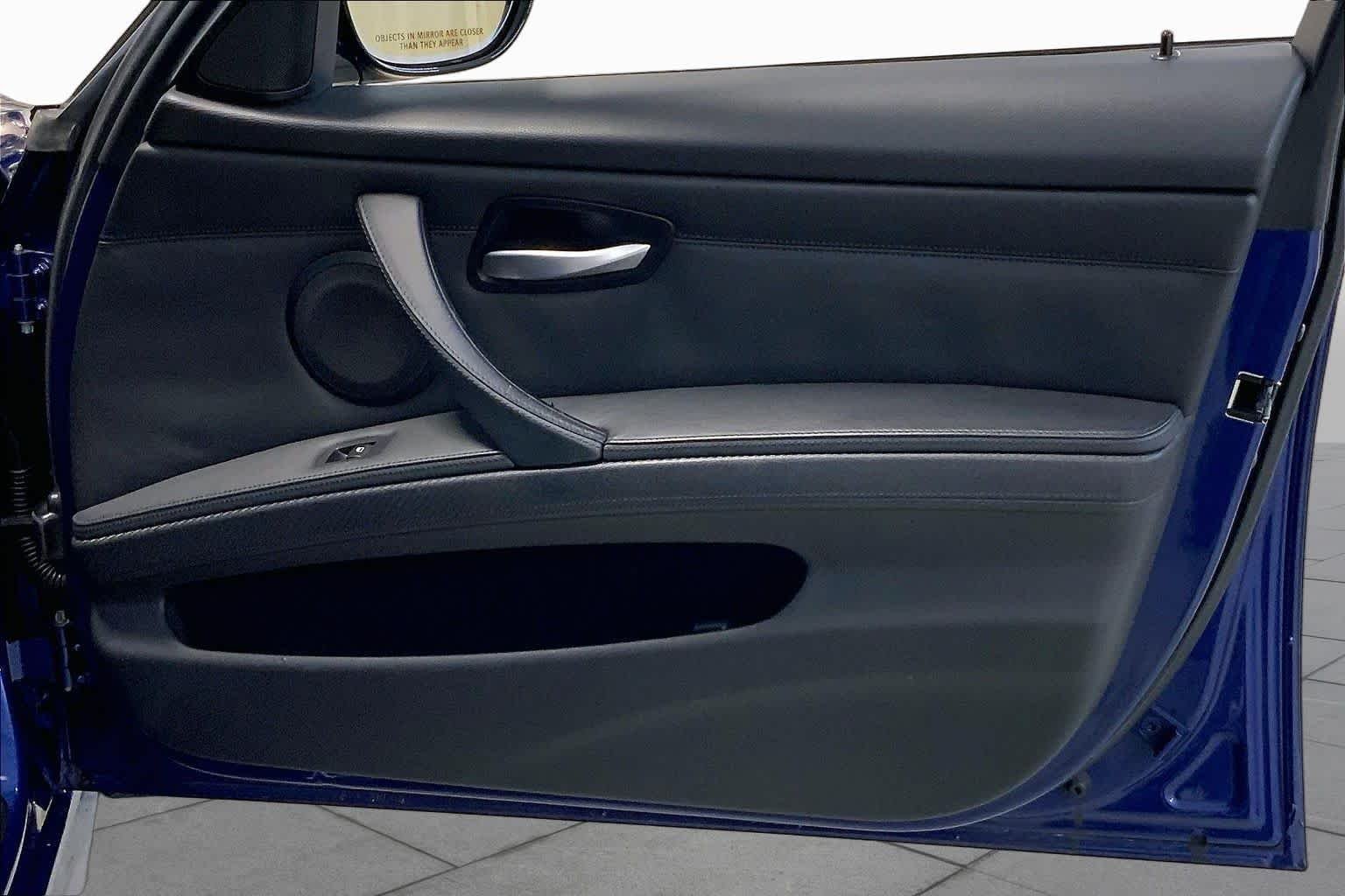 Used 2009 Interlagos Blue Metallic BMW  image 22