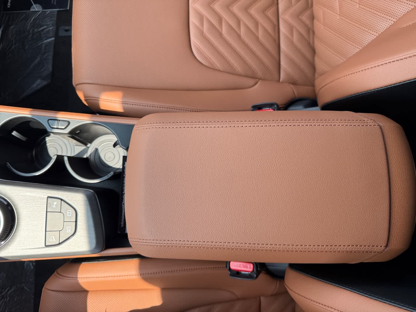 New 2027 Snow White Pearl Kia X-Line image 18