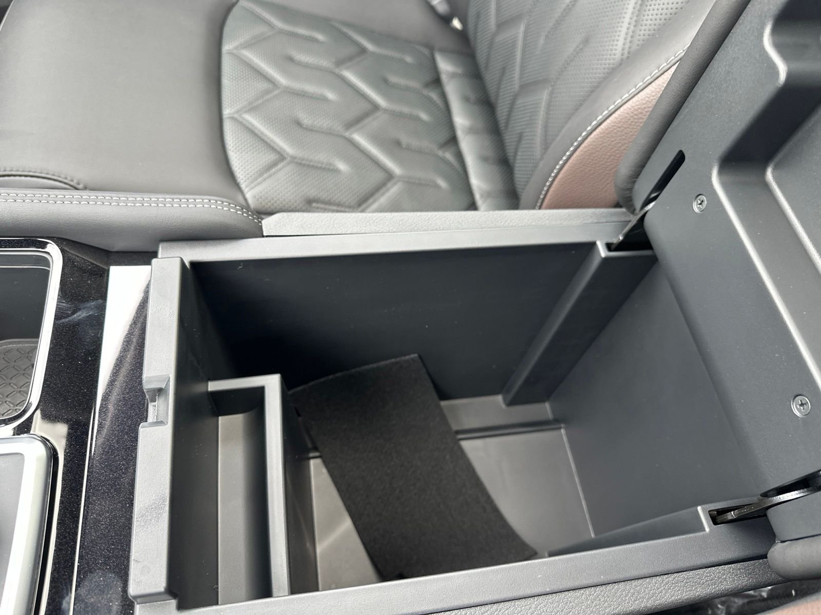 New 2026 Black Nissan Platinum image 71