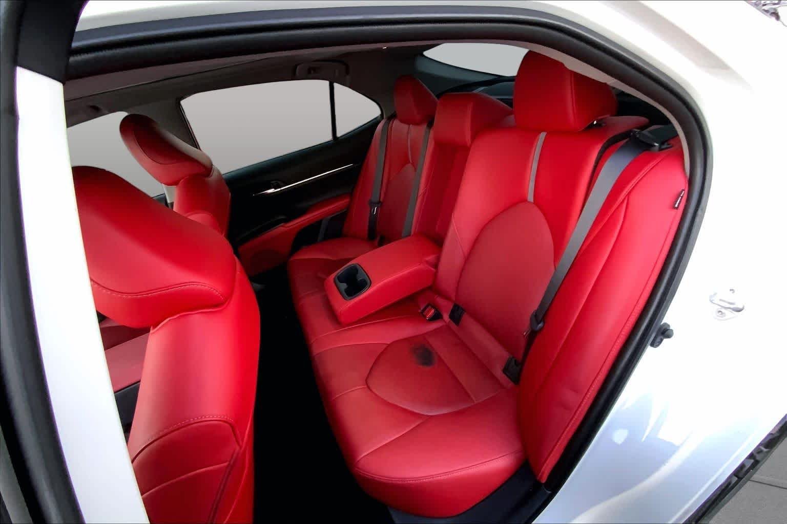 Used 2022 Wind Chill Pearl Toyota XSE image 18