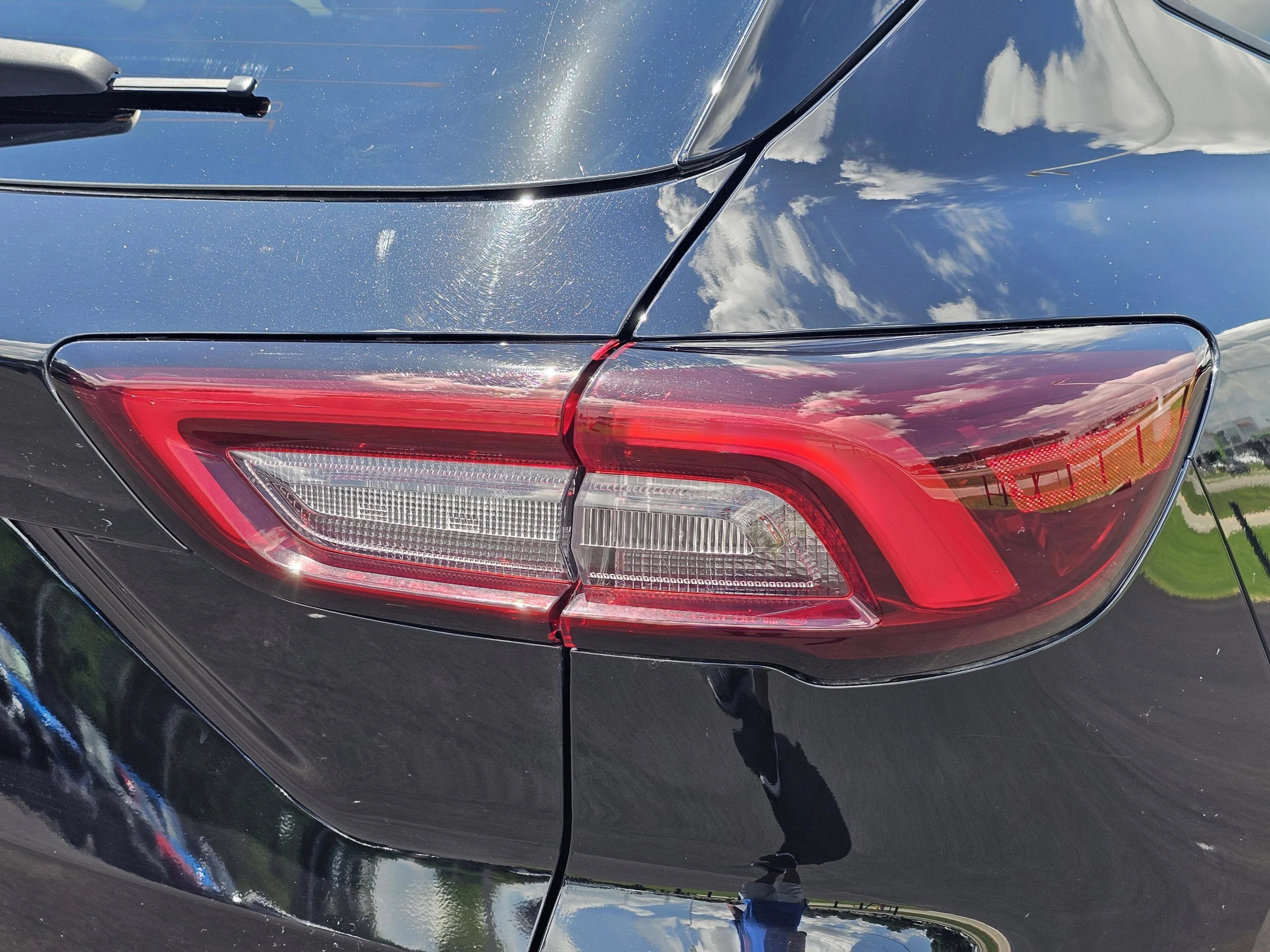 Used 2025 Agate Black Metallic Ford Active image 9