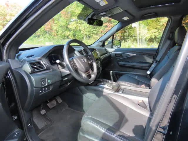 Certified Used 2023 Crystal Black Pearl Honda EX-L image 2