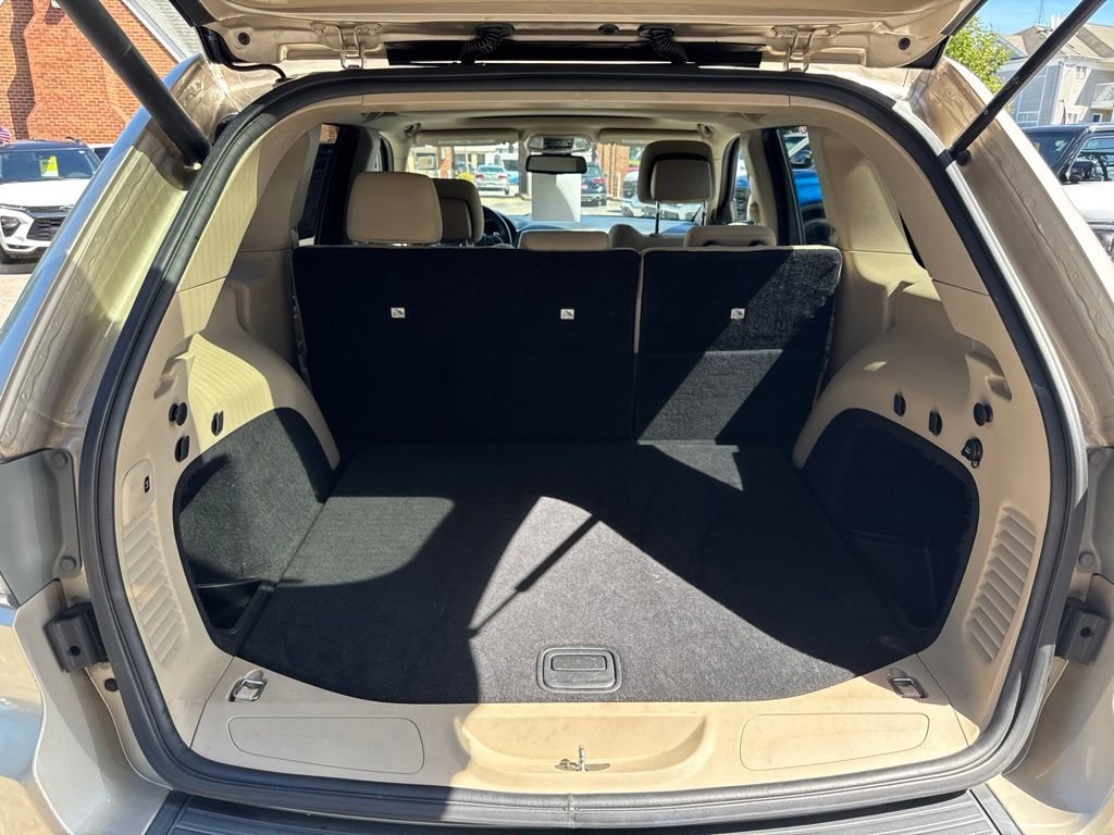 Used 2014 Beige Jeep Laredo image 5