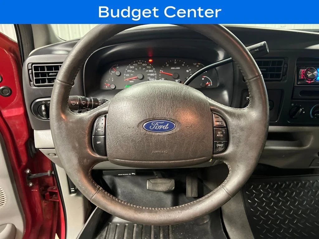 Used 2005 Red Ford XLS image 11