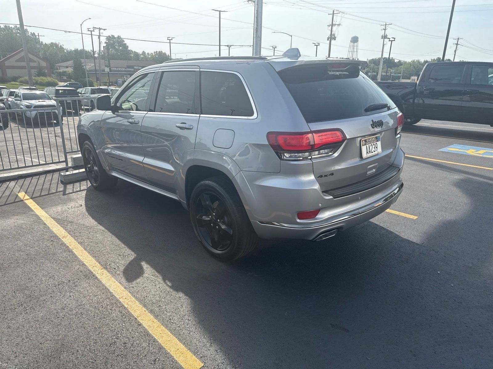 Used 2015 Silver Jeep Overland image 5