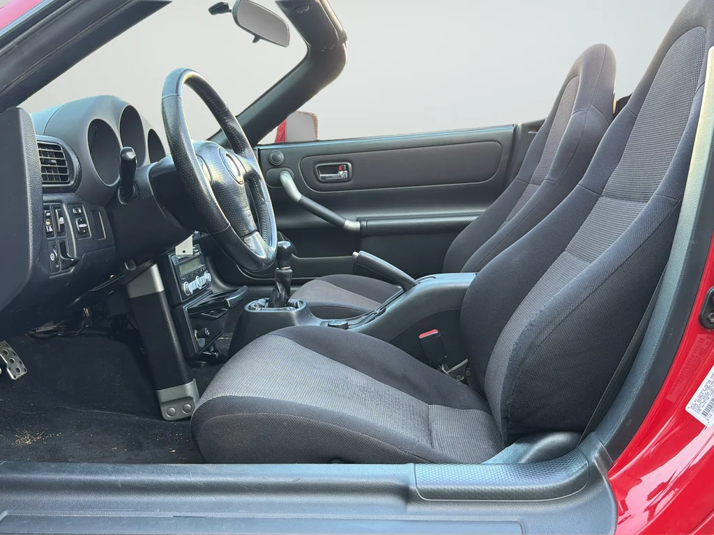Used 2000 Red Toyota Base image 18