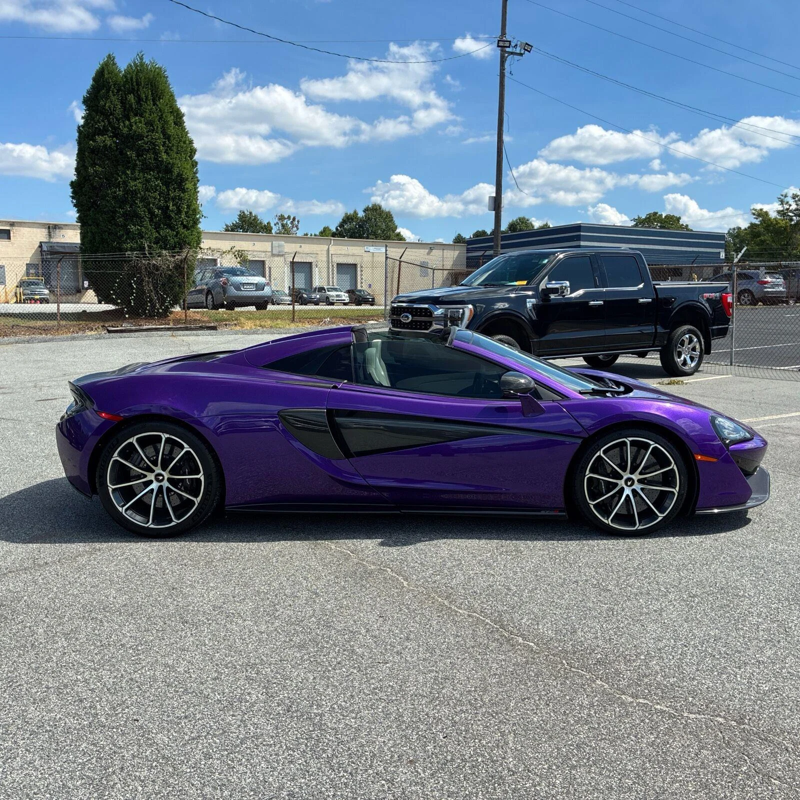Used 2019 Blue MCLAREN  image 9
