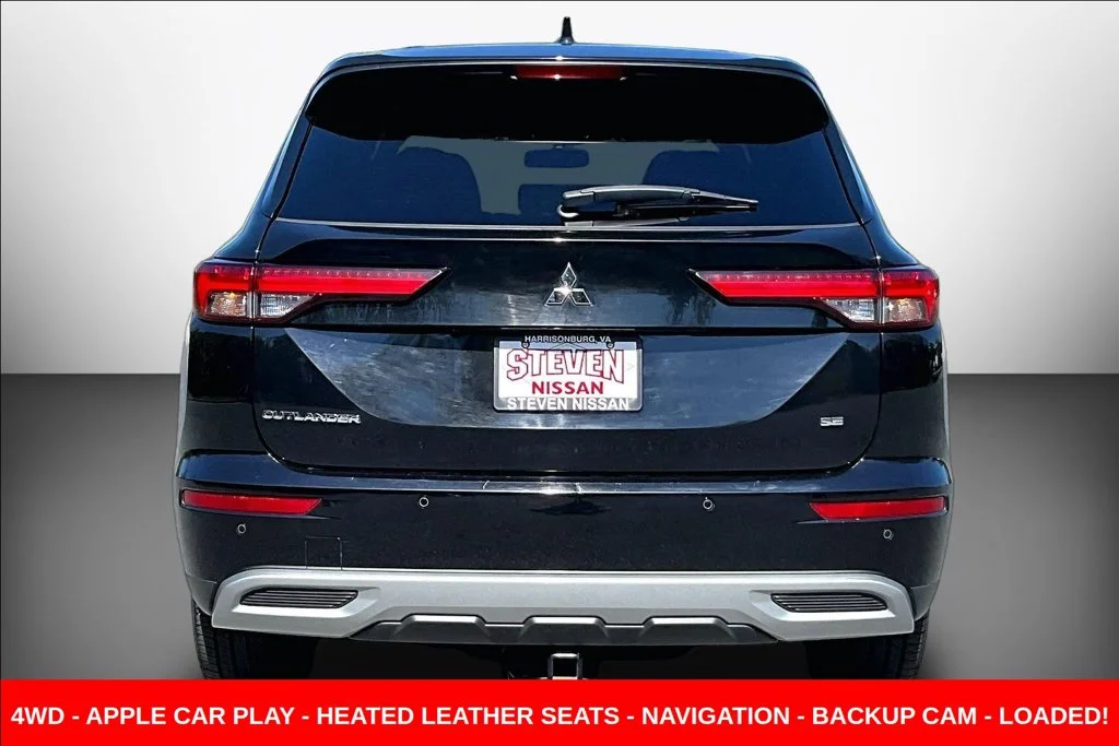 Used 2022  Mitsubishi SE image 5
