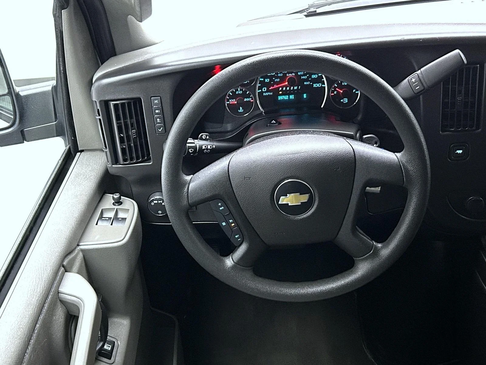 Used 2024 White Chevrolet LT image 12