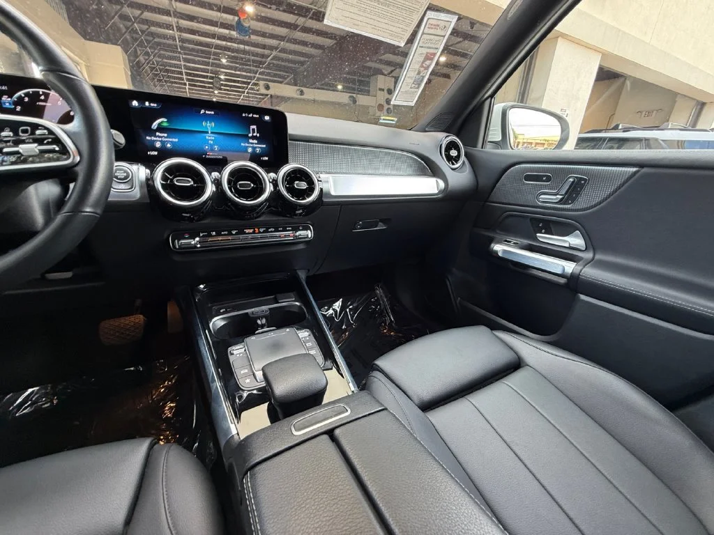 Used 2023  Mercedes-Benz GLB 250 image 15