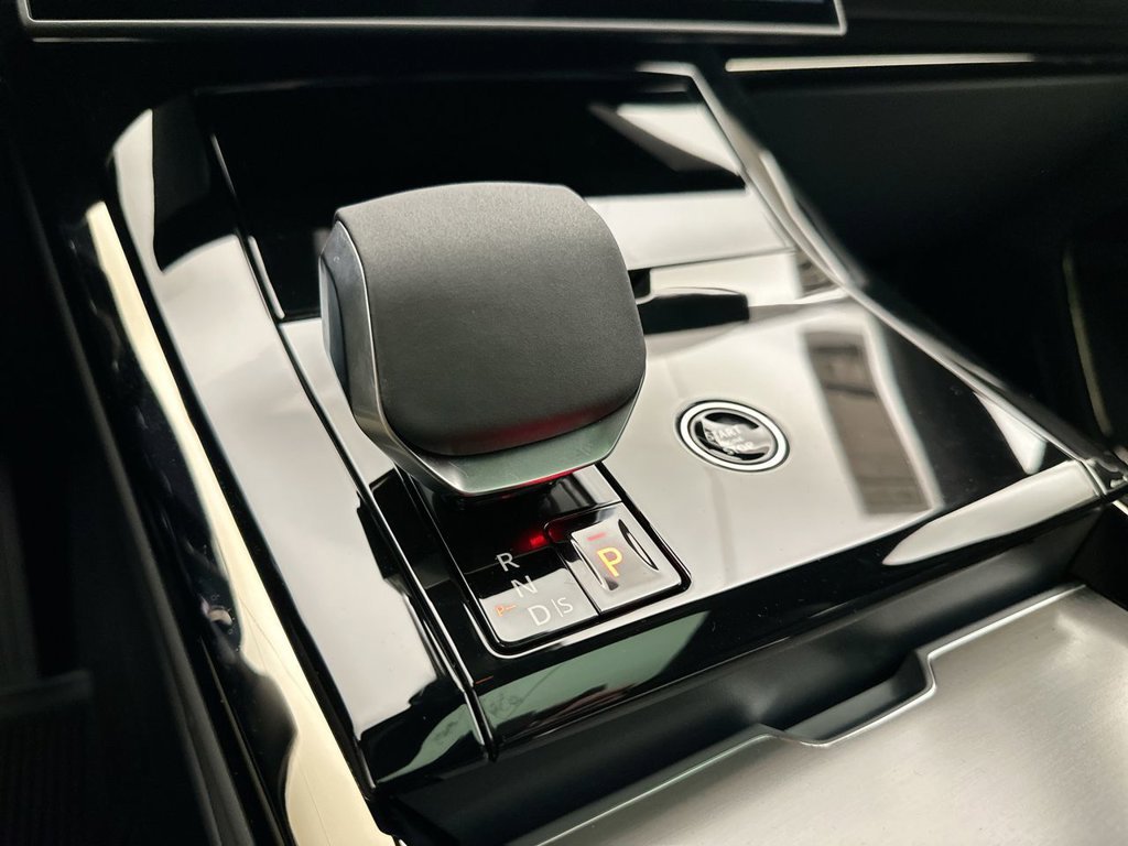 New 2027 Santorini Black Land Rover SE image 12