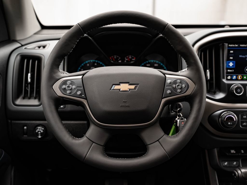 Used 2019 Satin Steel Metallic Chevrolet Z71 image 38