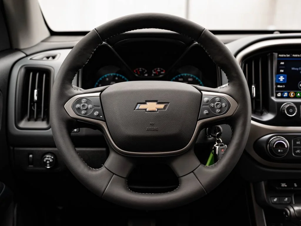 Used 2019 Satin Steel Metallic Chevrolet Z71 image 38