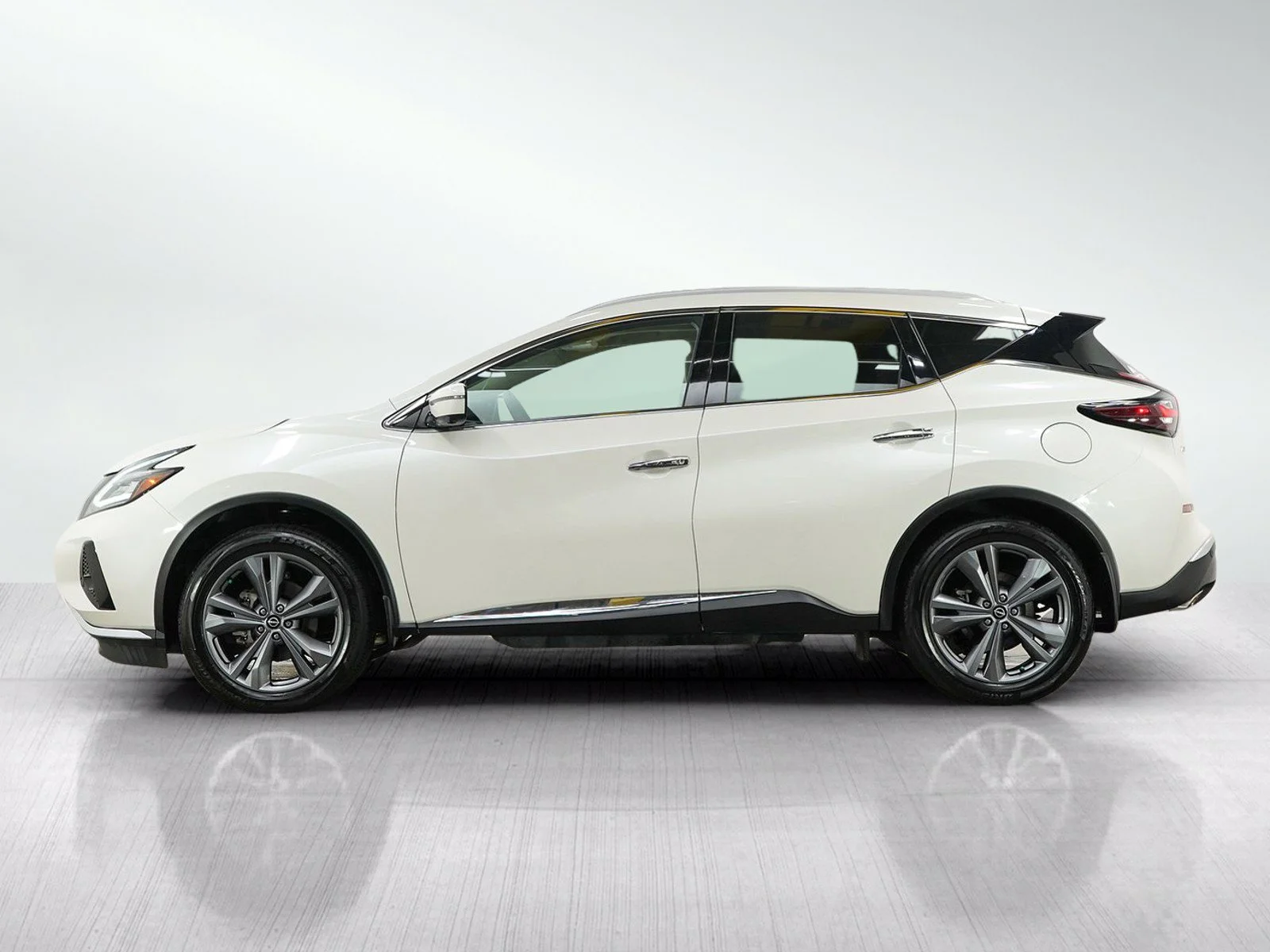 Used 2024 Nissan Murano Platinum with VIN 5N1AZ2DS4RC108243 for sale in Burnsville, Minnesota