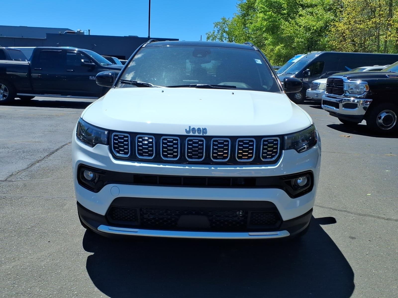 New 2026 Bright White Clear-Coat Exterior Paint Jeep Limited image 2