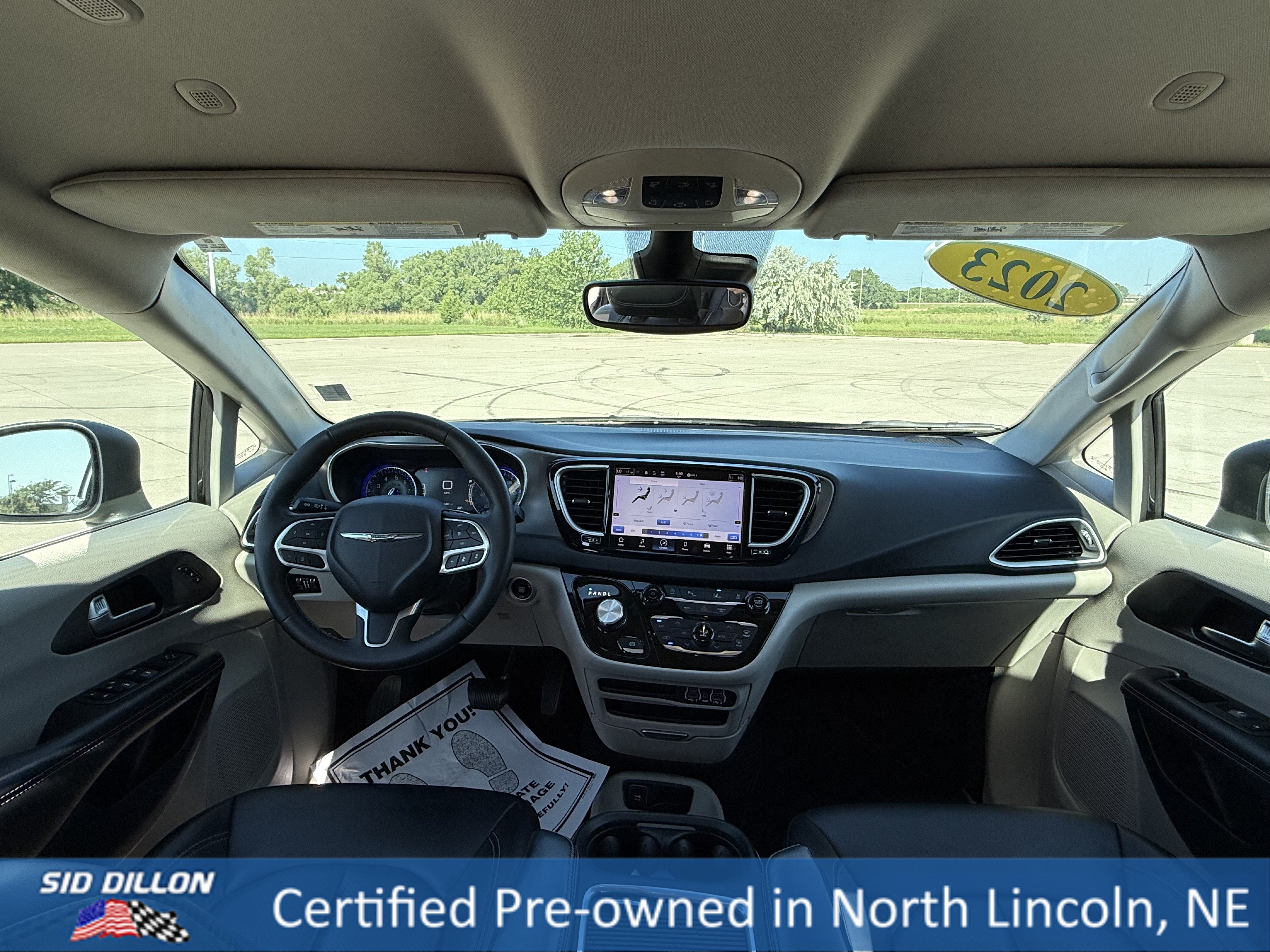 Used 2023 Brilliant Black Crystal Pearlcoat Chrysler Touring L image 19