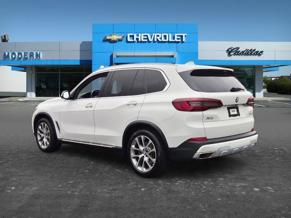 Used 2021 Alpine White BMW xDrive40i image 3