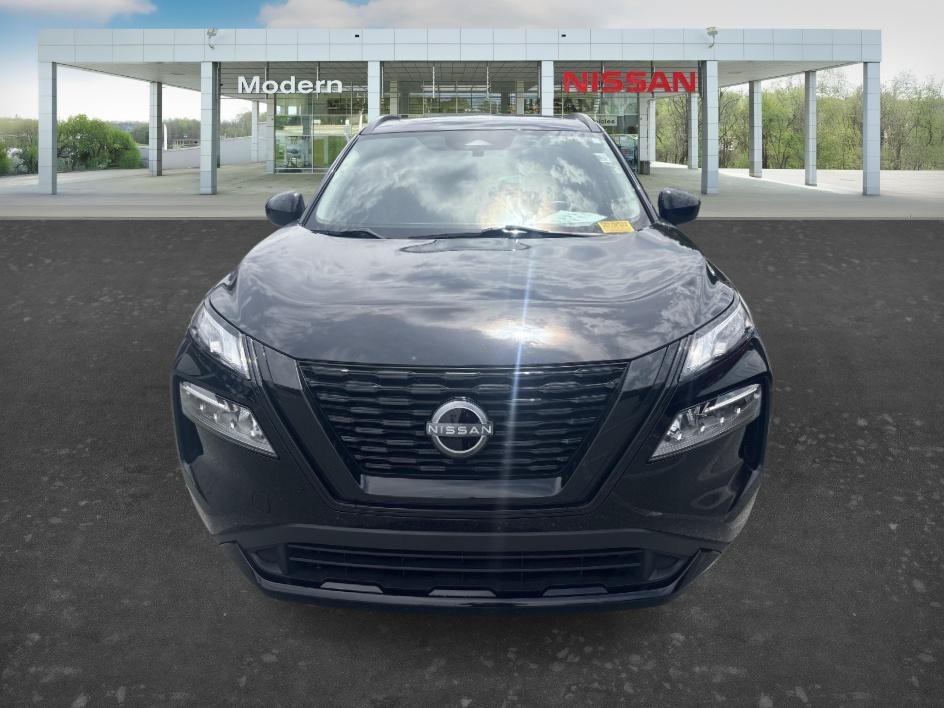 Used 2023 Super Black Nissan SV image 8